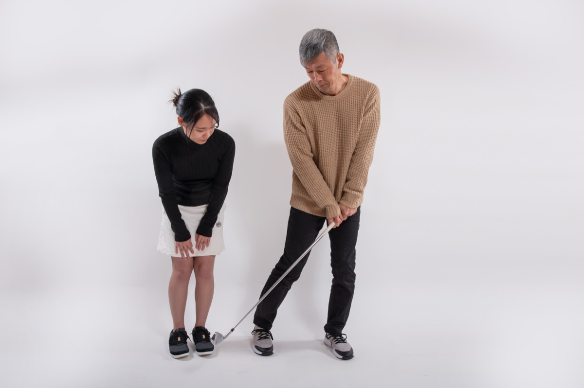4379949 ゴルフレッスンを受ける女性